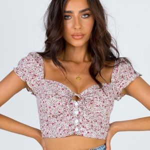 ✨NWT PRINCESS POLLY FEEL IT COMING TOP✨